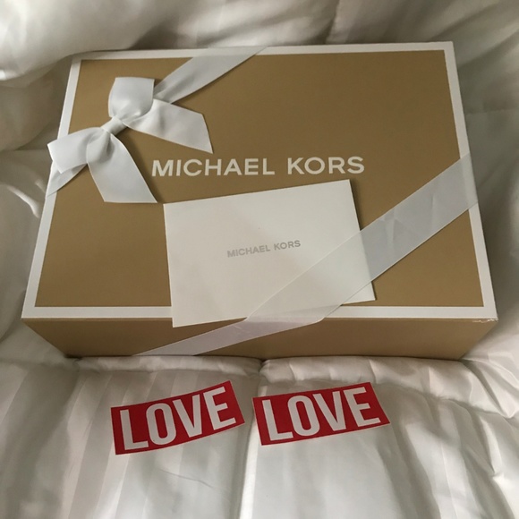 MICHAEL KORS Sofia Black Saffiano Leather Satchel - Picture 6 of 7